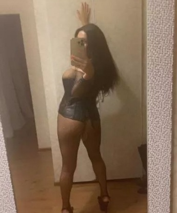 В обаятельном обществе, я превращаюсь в настоящую леди со страстной натурой. Мои услуги окрыляют и удовлетворяют любые твои желания. Обожаю погружаться в мир страсти и разврата, открывая новые возможности для экстаза. Встречи со мной запоминаются долго, создавая жаркую атмосферу в Москве. Посмотри мои фото, и они расскажут тебе больше, чем ты можешь себе представить. Позвони, и я стану твоей нежной героиней в этом городе страсти. 🔥❤️ 466, 31 год