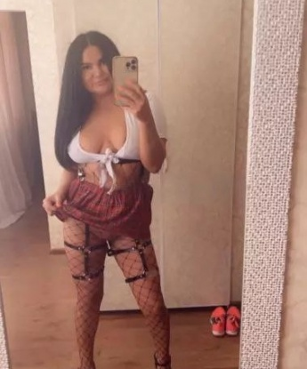 В обаятельном обществе, я превращаюсь в настоящую леди со страстной натурой. Мои услуги окрыляют и удовлетворяют любые твои желания. Обожаю погружаться в мир страсти и разврата, открывая новые возможности для экстаза. Встречи со мной запоминаются долго, создавая жаркую атмосферу в Москве. Посмотри мои фото, и они расскажут тебе больше, чем ты можешь себе представить. Позвони, и я стану твоей нежной героиней в этом городе страсти. 🔥❤️ 466, 31 год