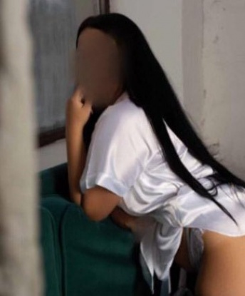 Соблазнительная шатенка приглашает в гости состоятельного мужчину для ярких и страстных встреч. Готова подарить тебе незабываемые моменты радости! 7996, 25 лет